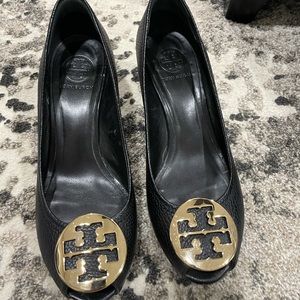 **SOLD** Almost new Tory Burch Wedge Shoe 9
